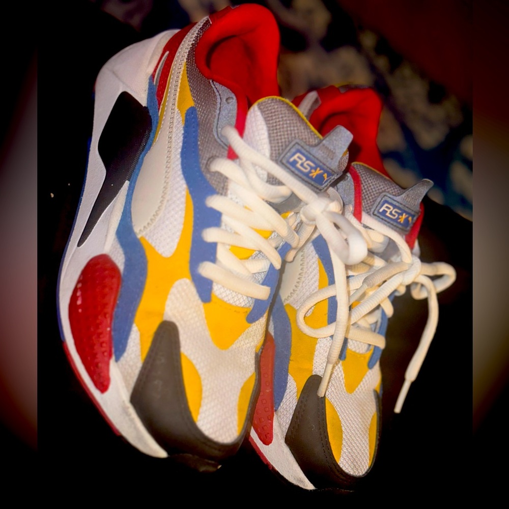 LIGHTLY USED PUMA RS-X3 SNEAKERS - BIG KID SIZE 6 (FITS LIKE WOMEN’S 7)